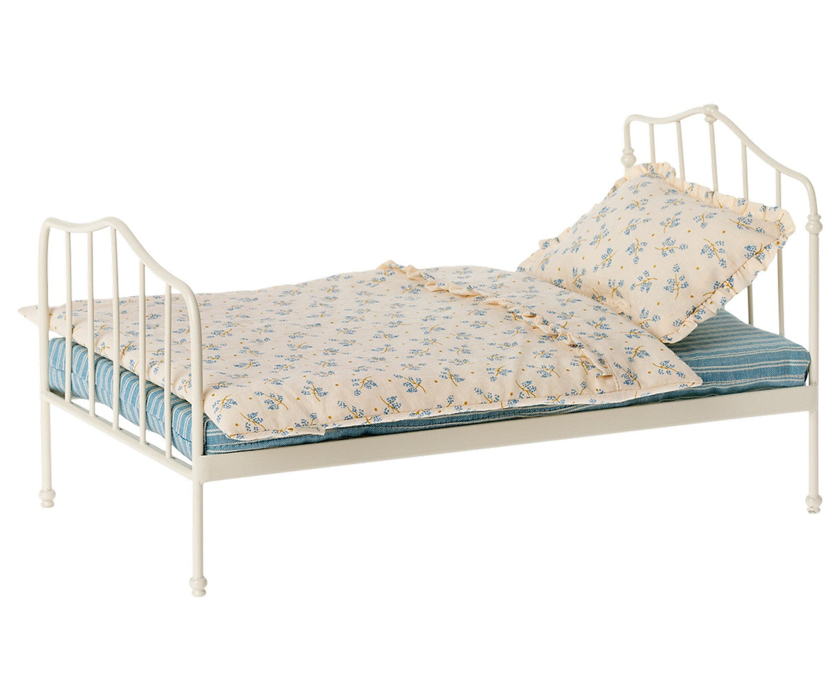 Blaues Puppenhaus Bett Mini von Maileg für Hasen und Kaninchen im Puppenhaus