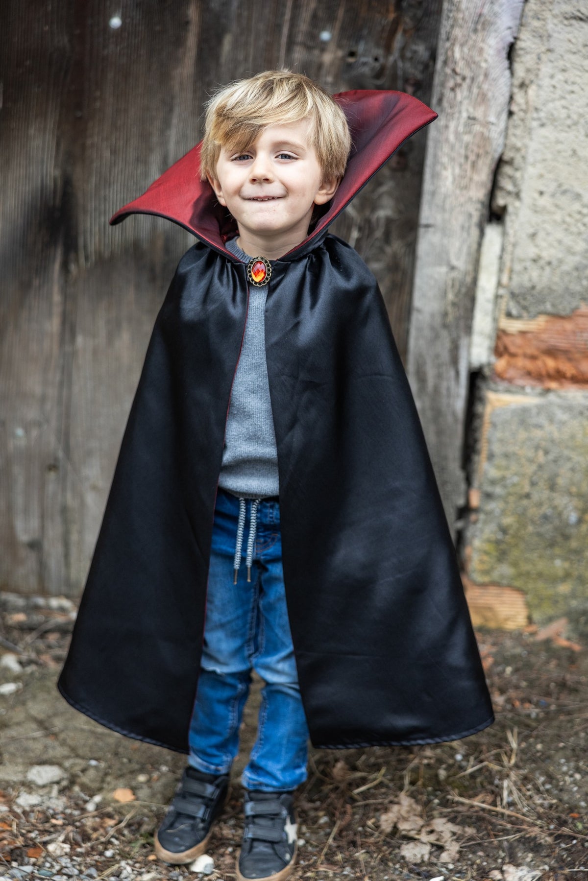 Vampirumhang mit Stehkragen 7-8 Jahre