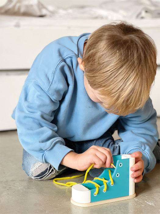 Fädelschuhe Schleife binden