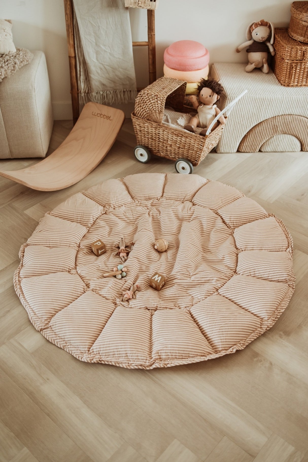 Spielmatte Bloom/ Braun gestreift
