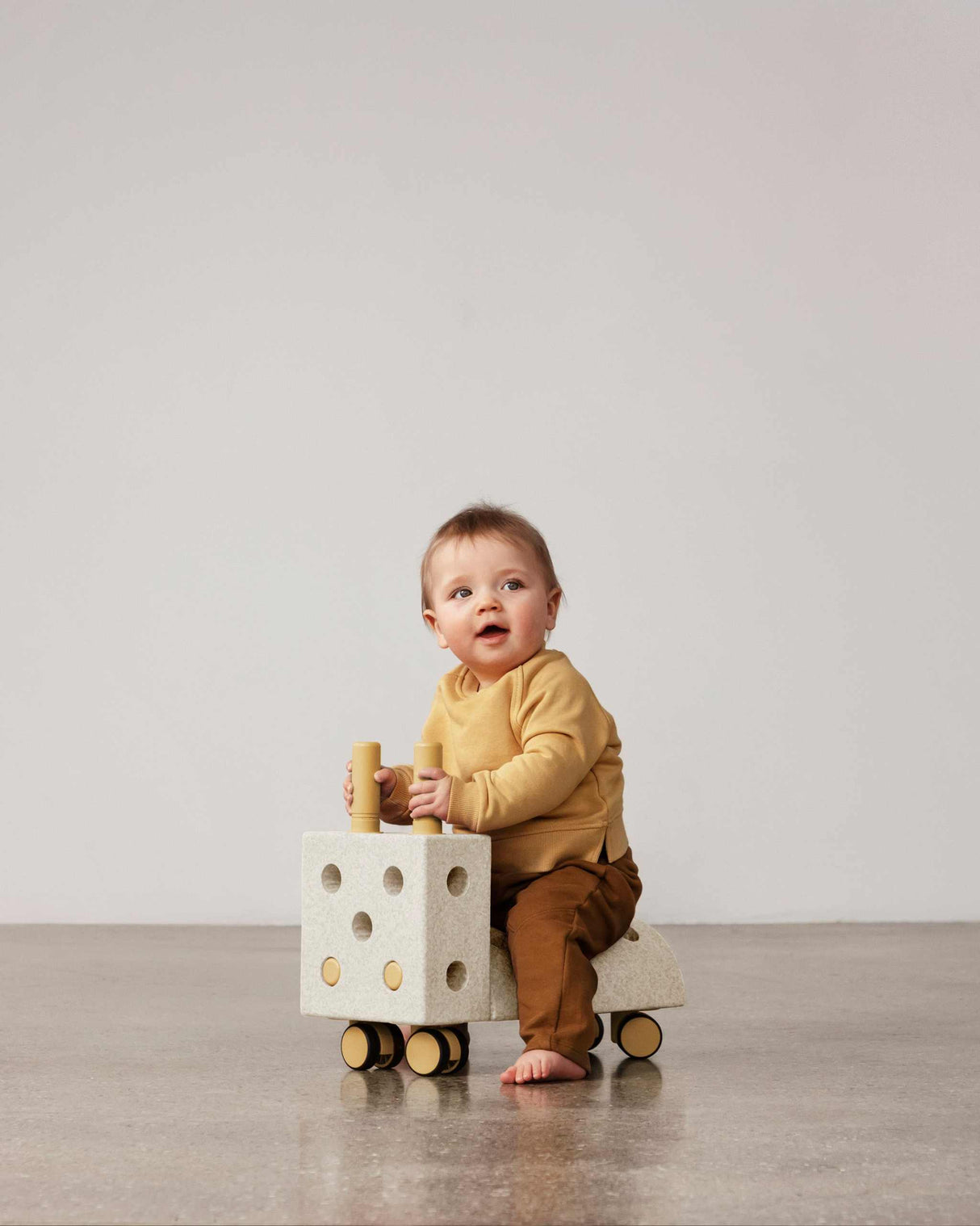 MODU Tiny Ride Rutschauto/ Honey Yellow