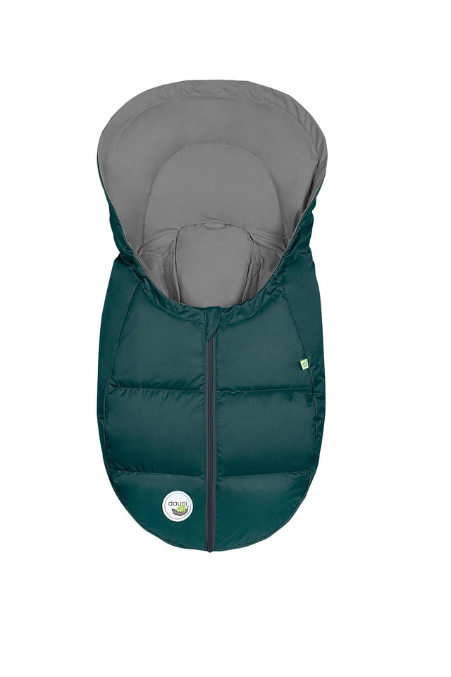Fußsäckchen BabyNest Dauni classic deep forrest mit Daunenfüllung und reflektierendem Leuchtetikett für Babys 0-6 Monate