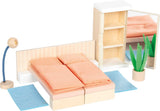 Puppenhausmöbel Schlafzimmer mit flexiblen Betten, Schrank, Lampe, Teppichen und Pflanze für kindgerechtes Spielen