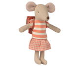 Kleidung und Tasche, Große Schwester Maus