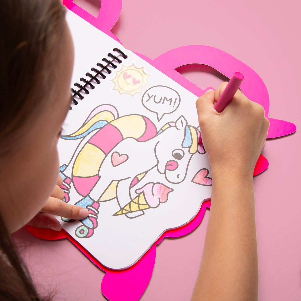 Super coloring & Stickerbook / Einhorn
