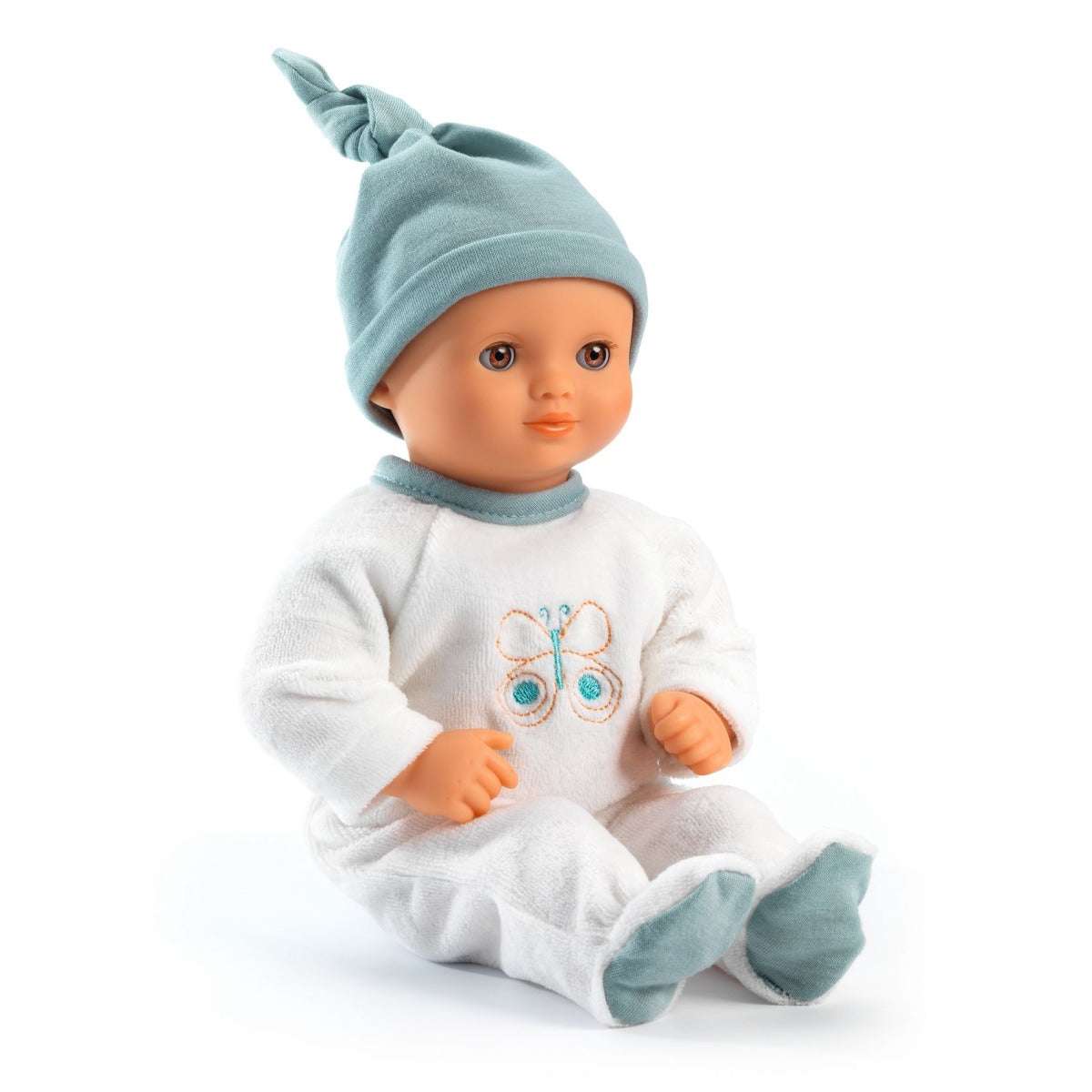 Puppe Neige aus der POMEA Kollektion von Djeco mit Schlafanzug und Mütze, 32 cm groß, für Kinder ab 18 Monaten.