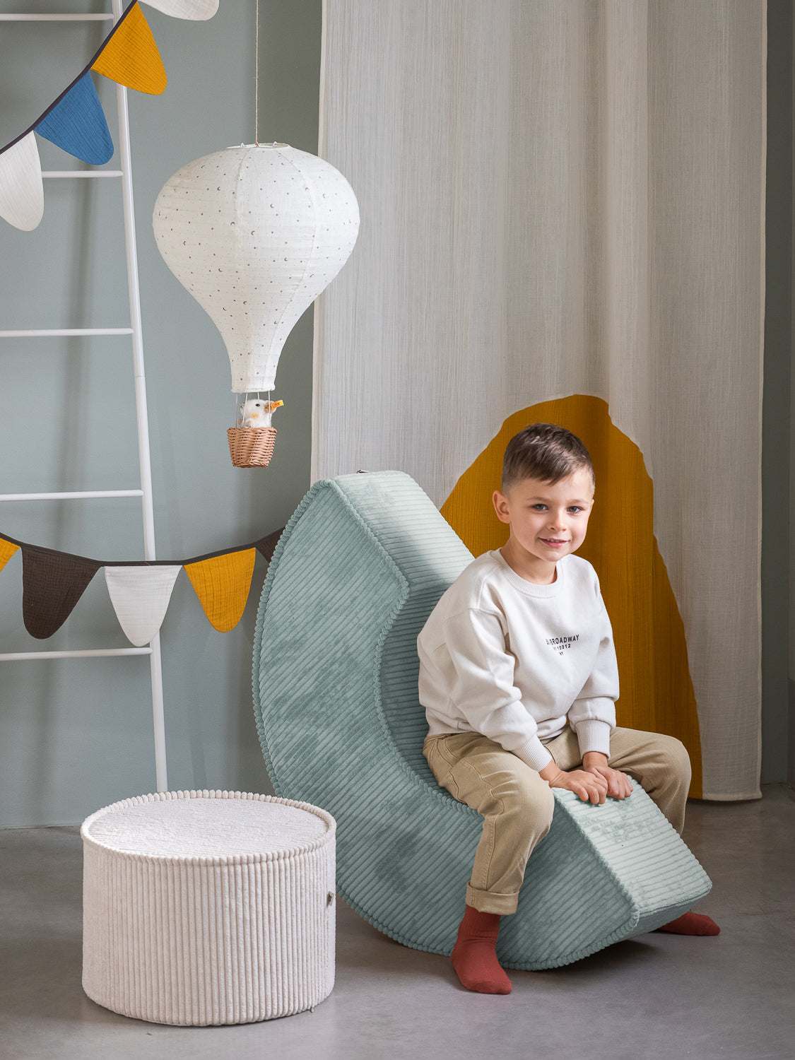 Pouffe/ Marshmallow