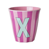 Melamin Buchstabenbecher X 250 ml mit Alphabet-Print für individuelle Nutzung