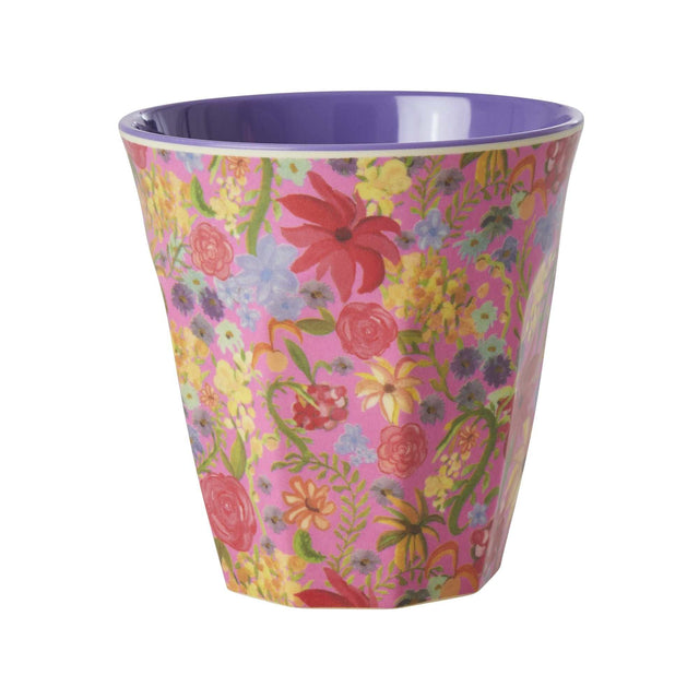 Mittelgroßer Becher Swedish Flower 250ml aus Melamin mit floralem Design, spülmaschinengeeignet.