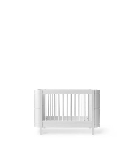 Weißes Wood Mini+ Babybett mit Umbauset zum Juniorbett und Tagesbett von Oliver Furniture
