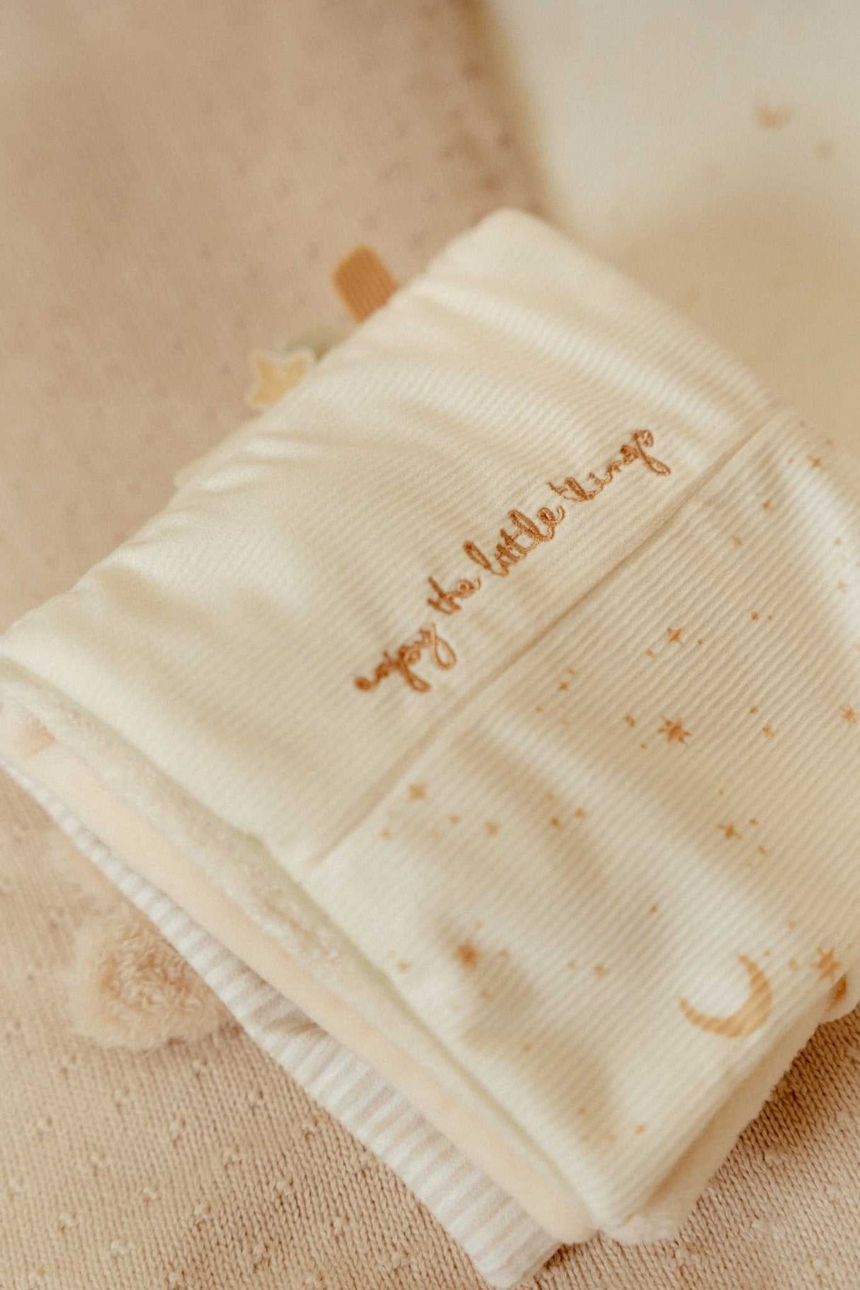 Stoffbuch mit Aktivitäten/ Newborn Naturals