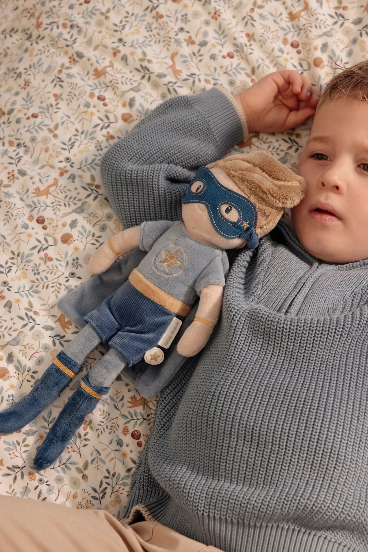 Kuschelpuppe Superheld Jim